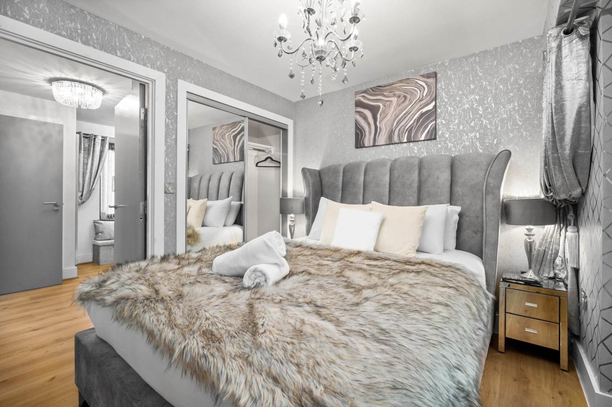 Luxury 1 Bed Flat With Parking 11K - Top Rated - Netflix - Wifi - 70 Inch Smart Tv - Birmingham City Centre - Tv In Bedroom - Top Rated Extérieur photo
